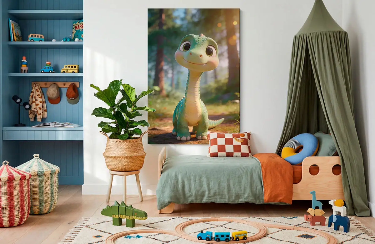 Akustikbillede med en sød tegnet brachiosaurus-unge med lang hals i skoven, stillet op ved sengen i et børneværelse med grøn sengehimmel