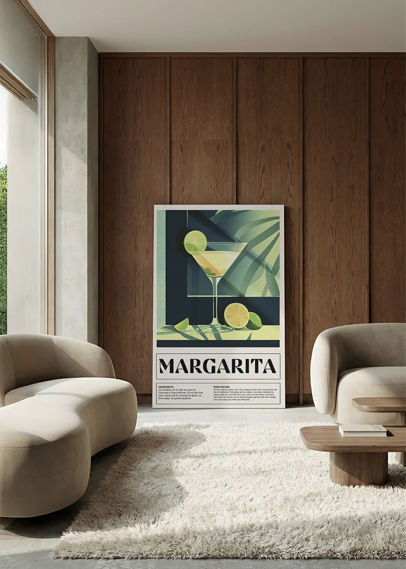 Akustikbillede med en retro cocktailplakat med Margarita, i en lounge med bugtet sofa mod vægpanel i valnød