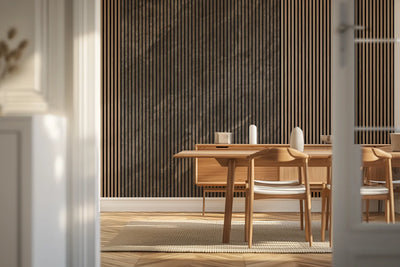 Akustikpanel med grå marmor med fine årer, i en spisestue med reol